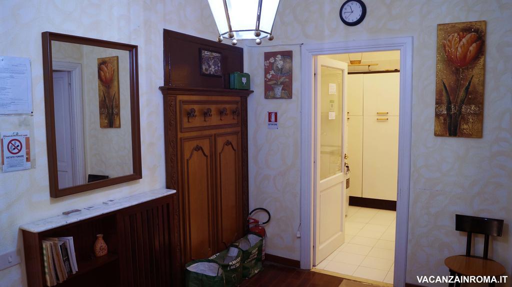 ローマ アル パンテオン コン トーマス マン Bed & Breakfast エクステリア 写真